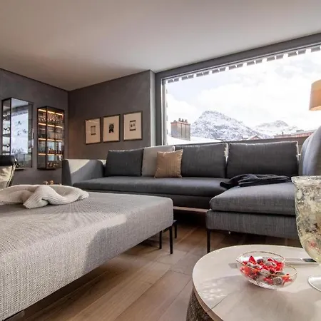 Three-bedroom Luxury Up To 6 Guests- If You Want To Book, Please Contact On Wh-ats-app - 0034-635-520-036 !!!! Lejlighed