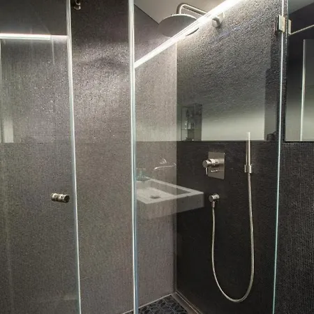 Lejlighed Three-bedroom Luxury Up To 6 Guests- If You Want To Book, Please Contact On Wh-ats-app - 0034-635-520-036 !!!! *