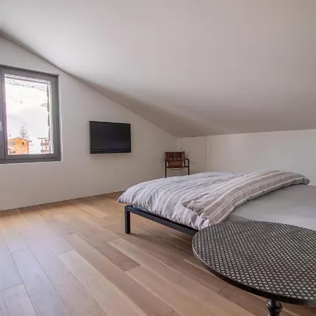 Three-bedroom Luxury Up To 6 Guests- If You Want To Book, Please Contact On Wh-ats-app - 0034-635-520-036 !!!! Lägenhet