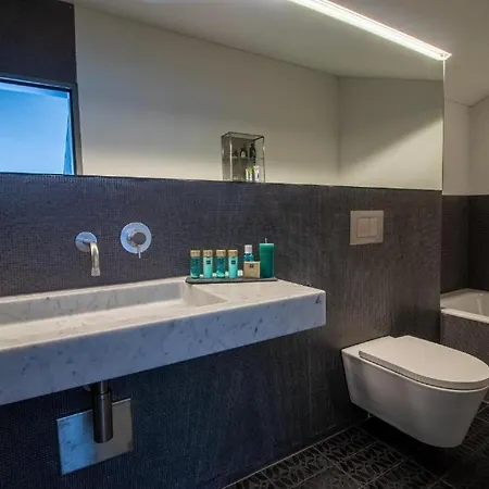 Lägenhet Three-bedroom Luxury Up To 6 Guests- If You Want To Book, Please Contact On Wh-ats-app - 0034-635-520-036 !!!!